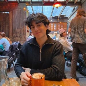 Meet your Posher, Luis